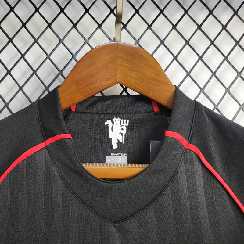 Manchester United 07/08 Black Jersey Kids